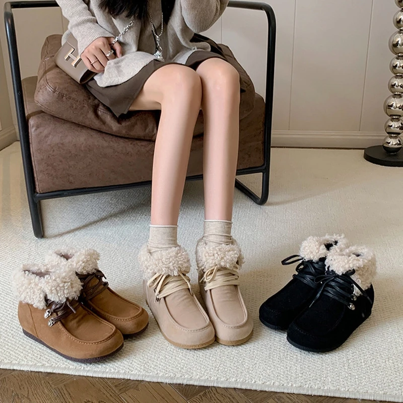 أحذية نسائية جديدة للخريف والشتاء بمقدمة مستديرة من جلد البقر المدبوغ الأصلي وكعب متوسط لزيادة الارتفاع وأربطة من الصوف أحذية الثلوج العصرية