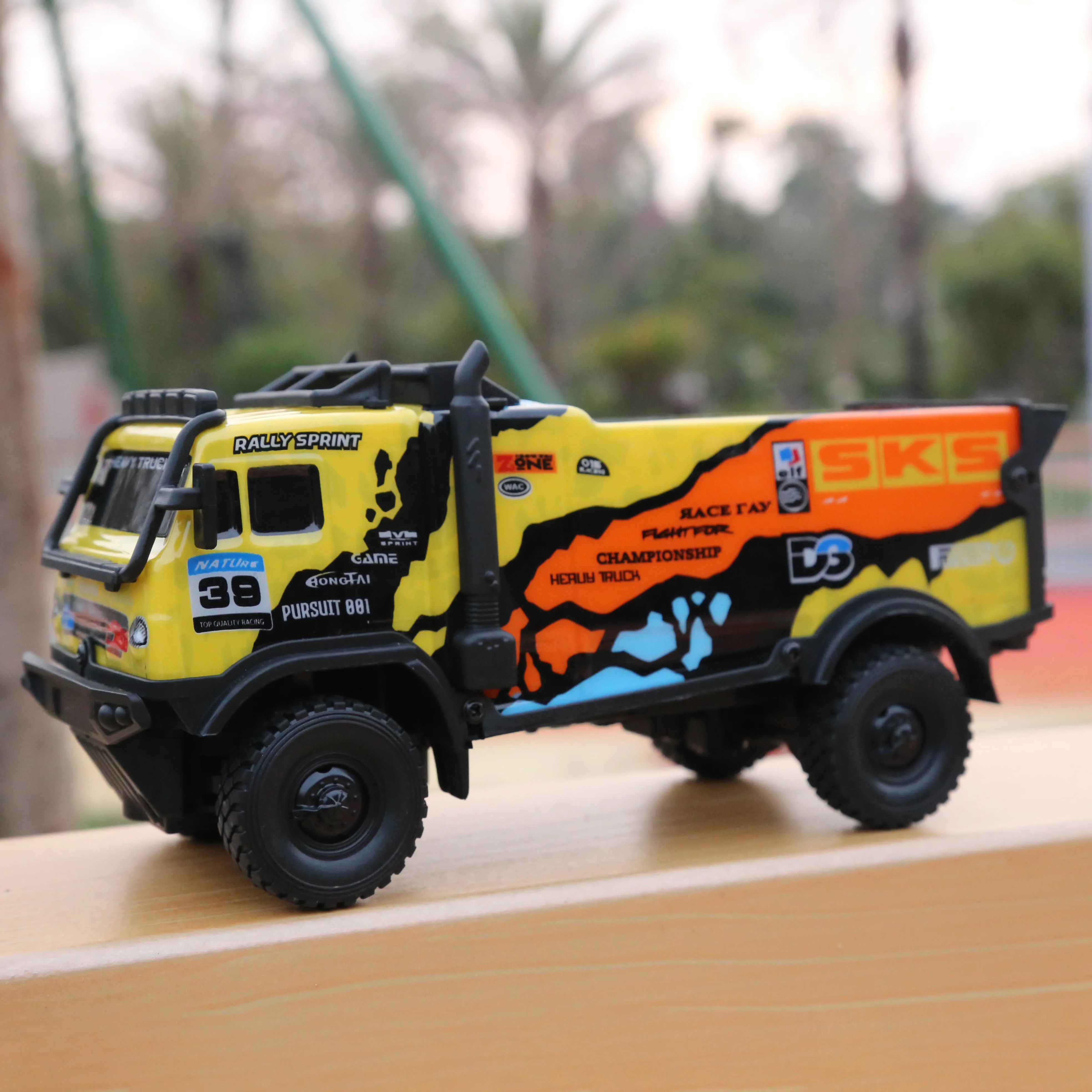 

Грузовик с дистанционным управлением с подсветкой, 27 МГц, американские двигатели с кабиной, игрушки для мальчиков, электромобиль с радиоуправлением и светодиодной подсветкой