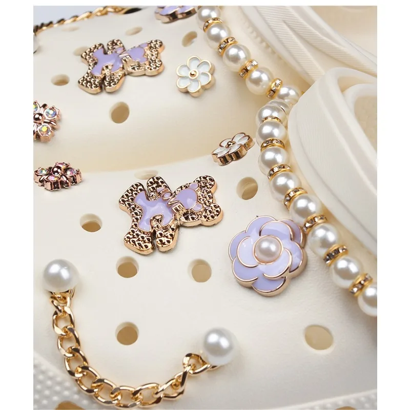 รองเท้า Charm สําหรับ Crocs DIY โลหะสีม่วงหมีเพิร์ลโซ่รองเท้าอุปกรณ์ตกแต่ง Charms สําหรับ Clogs Bogg กระเป๋าสไลด์รองเท้าแตะ