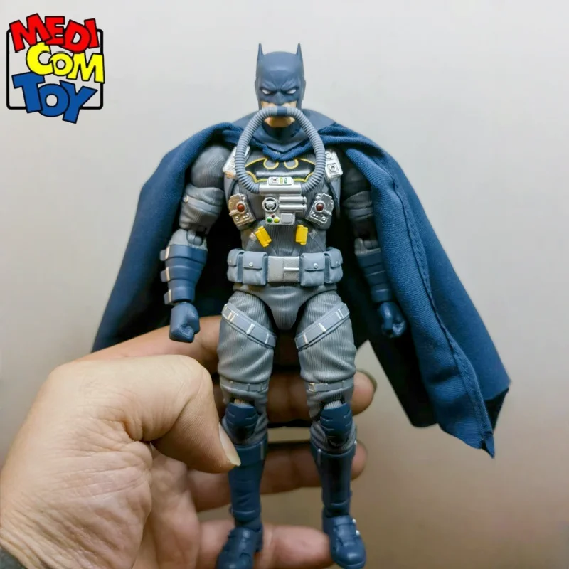 in stock MEDICOM MAFEX 166 Stealth Jumper Batman Action Figures Batman Anime Figure Giocattoli per ragazzi Bambola mobile da 6 pollici