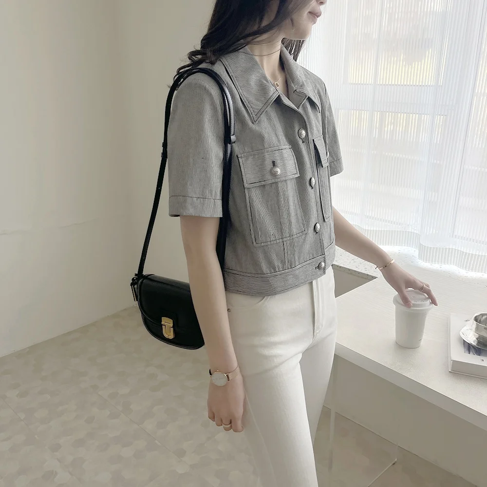 Jaqueta curta trada de aodão 00% com botões, slim fit, para o dia a dia, gola dobrável, moda fena, roupa de verão.