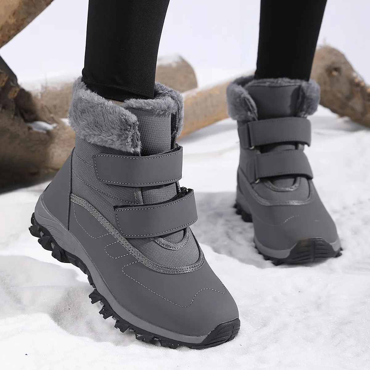 

Winter 2025 model of snow boots with added insulation and thick padding for warmth. Women's high-top waterproof and anti-slip sh