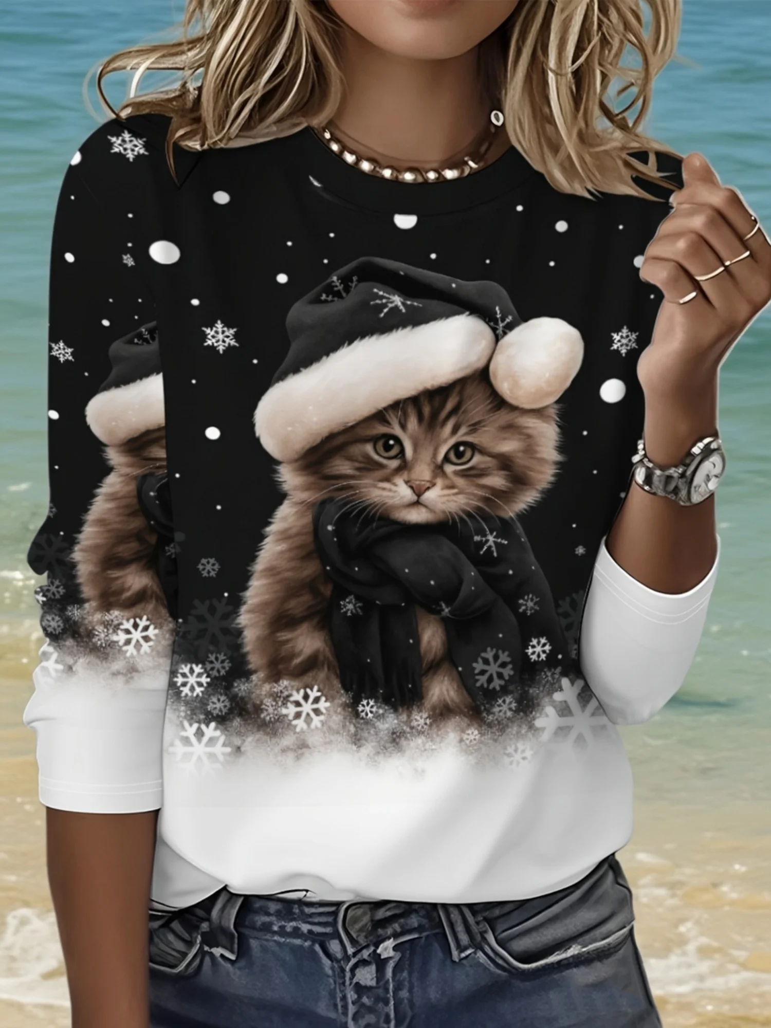 T-shirt à manches longues et col rond pour femmes, imprimé chat de Noël, chapeau de Père Noël et flocons de neige, haut festif pour les vacances et les soirées décontractées, vêtements pour femmes.