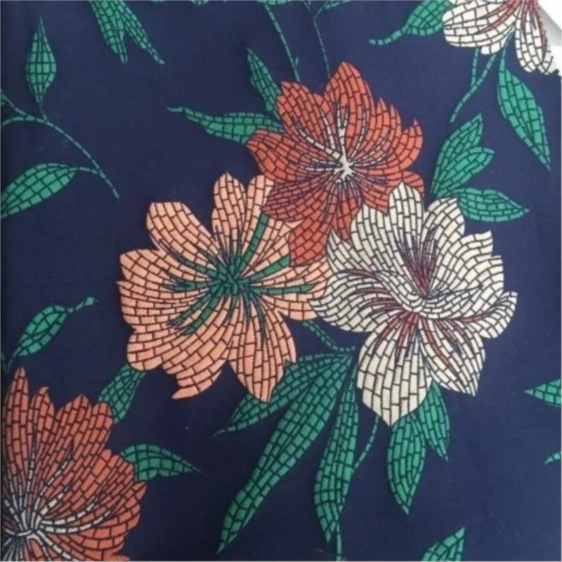 Textured imitation embroidered flower jacquard fabric with contrasting color woven for women's dress
