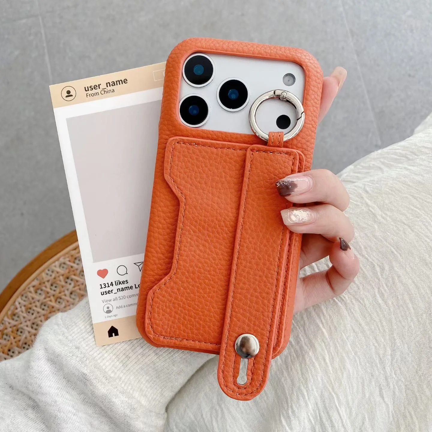 New leather-patterned card case for iPhone 17 Pro Max. Apple 13 phone case with 12 anti-drop features. 15-piece wristband stand