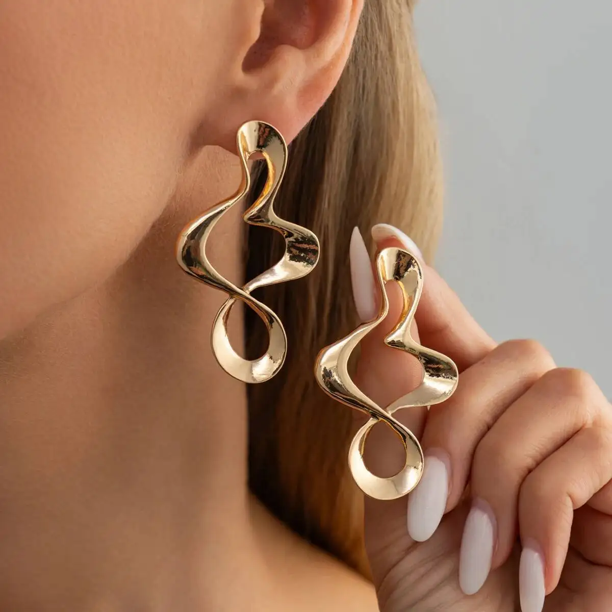 Ingemark New Trendy Glossy Metal Irregular Twisted Drop Earrings Women Elegant Hollow Geometric Pendant Earrings Jewelry Gifts