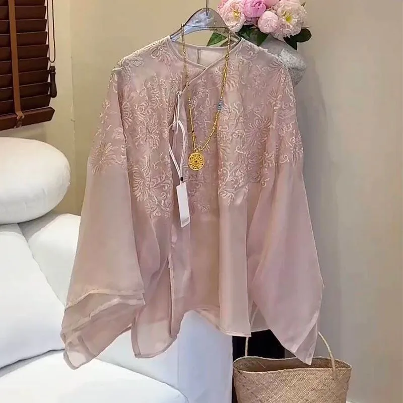 สไตล์จีนสีชมพู Organza ดอกไม้เย็บปักถักร้อยเสื้อผู้หญิง 2025 ฤดูใบไม้ผลิใหม่ดูผ่านผ้าไหมสตรีเสื้อสเวตเตอร์ถัก Outwear