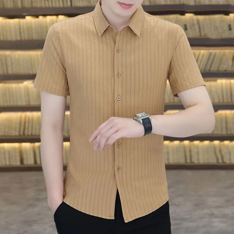 

Men's Casual Textured Short Sleeve Shirt Slim Fit Button-Down Solid Color Breathable Shirt for Daily Wear