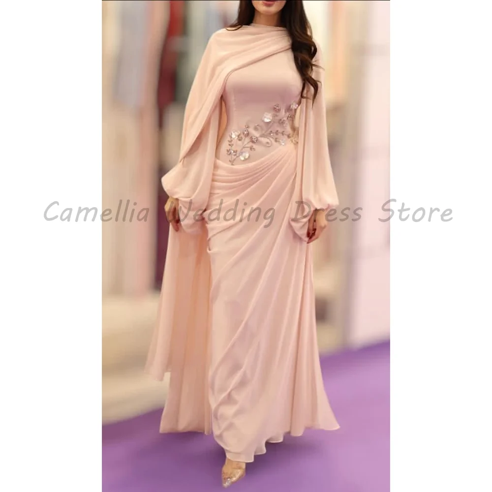 Errötendes Rosa Chiffon Muslimisches Abendkleid mit Hohem Kragen, Puffärmeln, Strass-Blumenapplikationen und Drapierter Meerjungfrauensilhouette für Formelle Anlässe