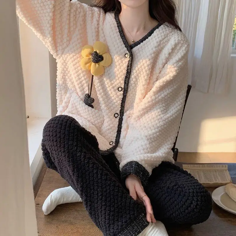 

2025 New Sweet Lace Home Suit Set for Winter Fashion Homewear Pajama Thickened Coral Fleece Warmth Pyjamas Woman Women Lingerie