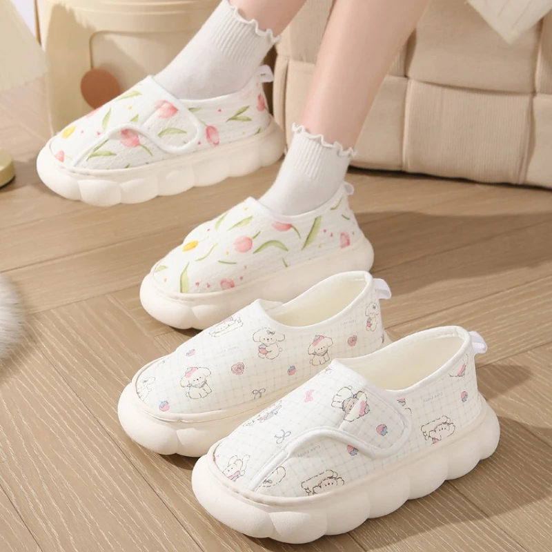 

Женские послеродовые летние легкие тапочки на мягкой подошве и противоскользящая домашняя обувь.