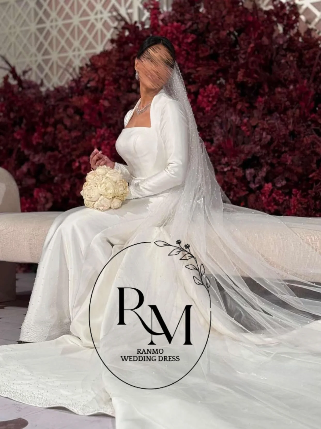 Ranmo Customized Simple 2027 Off-White Square Collar Full Sleeve Satin Pleated Straight vestido de noiva Sweep Train Bridal Gown