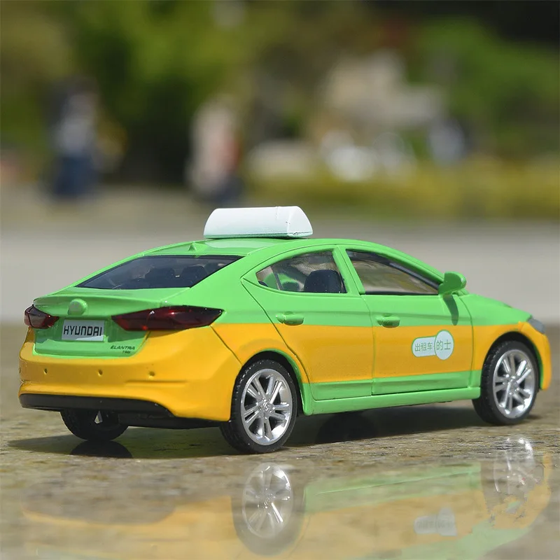 1/43 Hyundai ELANTRA Alloy Taxi Car Model Diecasts Metal Toy Vehicles Car Model Miniature Scale Simulation Collection Kids Gifts