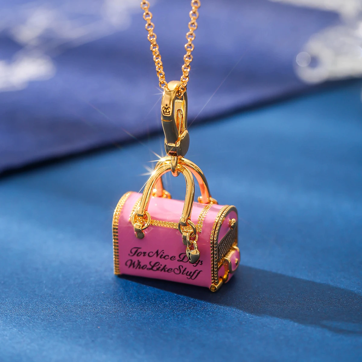 

1Pc Enamel Letter Print Pink Puppy Pet Bag Pendant, Openable Handbag Necklace, For Women Cool Party Jewelry Keychain Xmas Decor