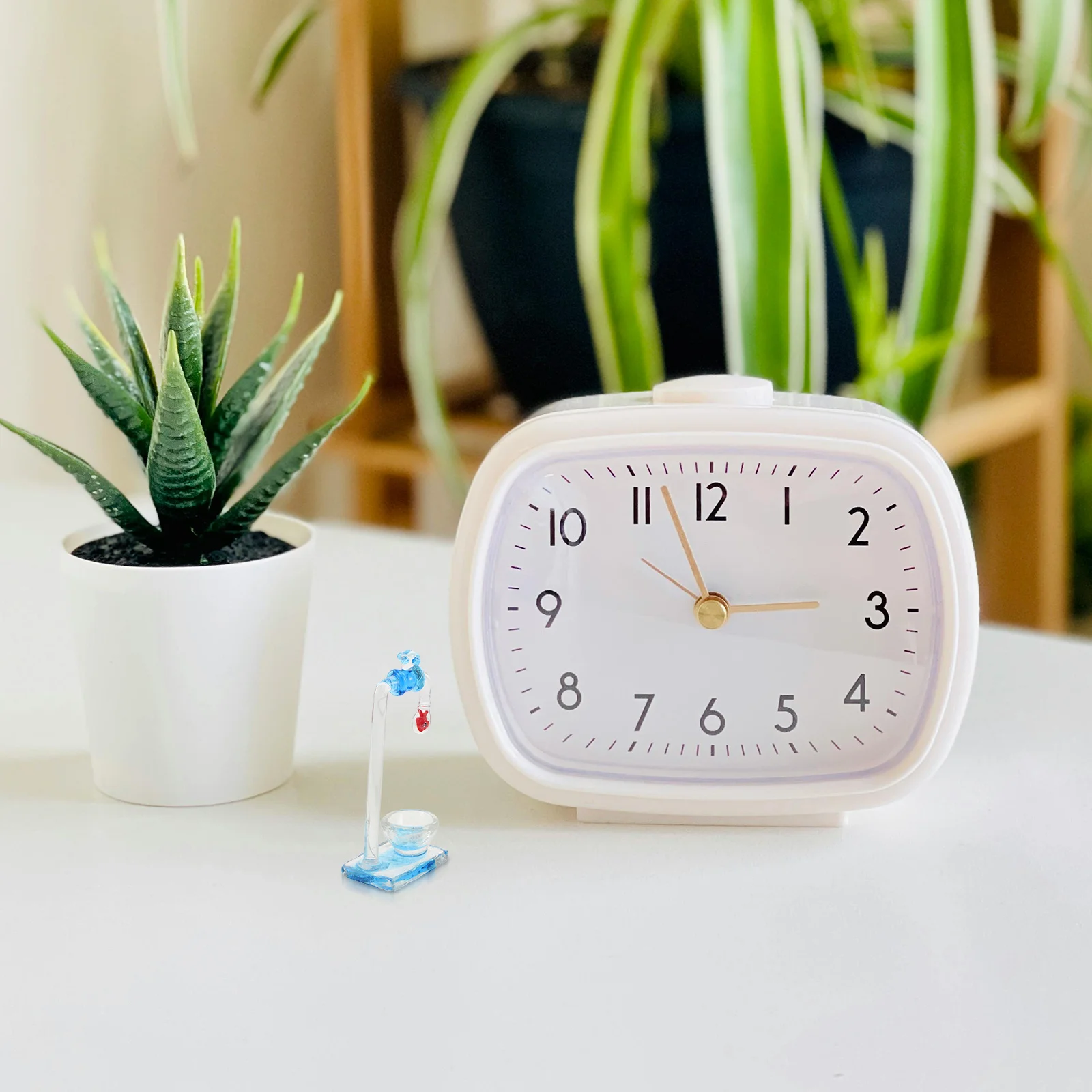 

Small Artificial Aquarium Featuring Floating Spout Decoration Transparent Desk Fish Tank for Living Room Study Room Decorative