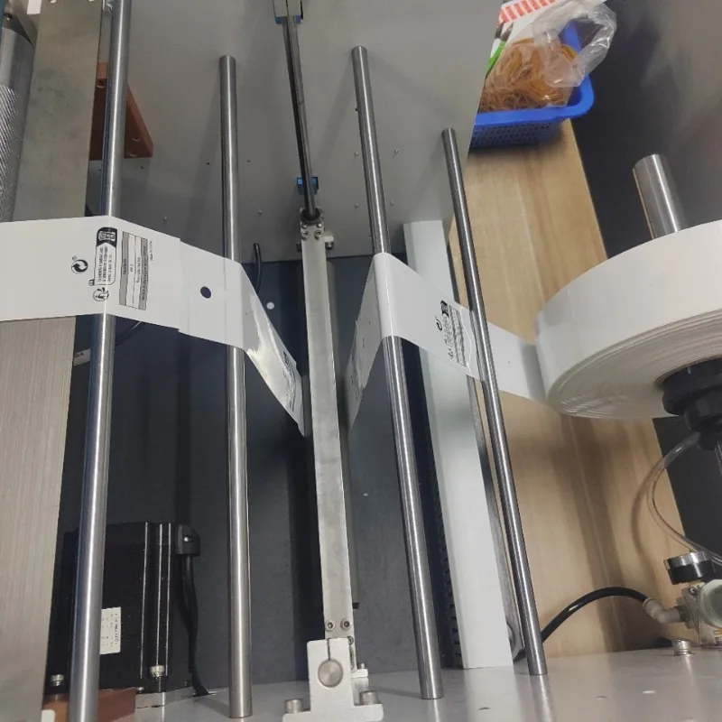 Desktop packaging machine, watch with packaging machine, hand throwing baler, bagging machine