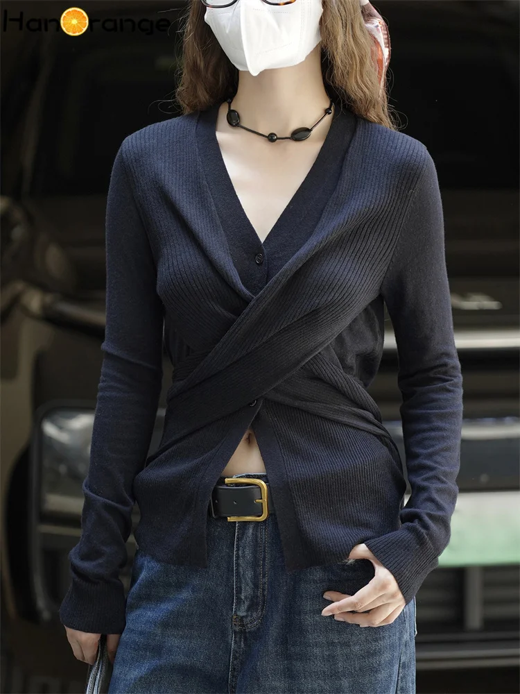 

HanOrange 2022, осенний ленивый элегантный вязаный кардиган с v-образным вырезом, женский дрейфующий легкий тонкий свитер, топ черного/абрикосового цвета