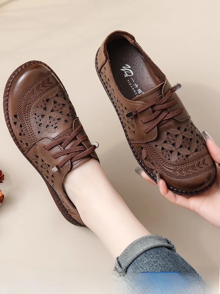 

Comfortable Hollow out Real Leather Sandals for Mom Summer New Sle Cross Strap Ethnic Sle Low Cut Slip-On Flat Heel oes