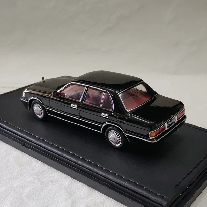 Diecast 1/43 Scale 1993 Toyota Crown Alloy Car Model Toys for Boys Gift Collectible Ornament Souvenir