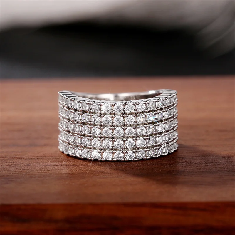 Huitan Dazzling Half Circle Paved CZ Rings for Women Fashion Luxury Wedding Bands Rings Simple Versatile Lady\'s Jewelry Party