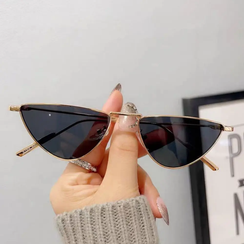 نظارات شمسية كلاسيكية على شكل مثلث عتيق UV400 Y2K للنساء نظارات شمسية عالية الدقة خفيفة الوزن مضادة للأشعة فوق البنفسجية يوميًا