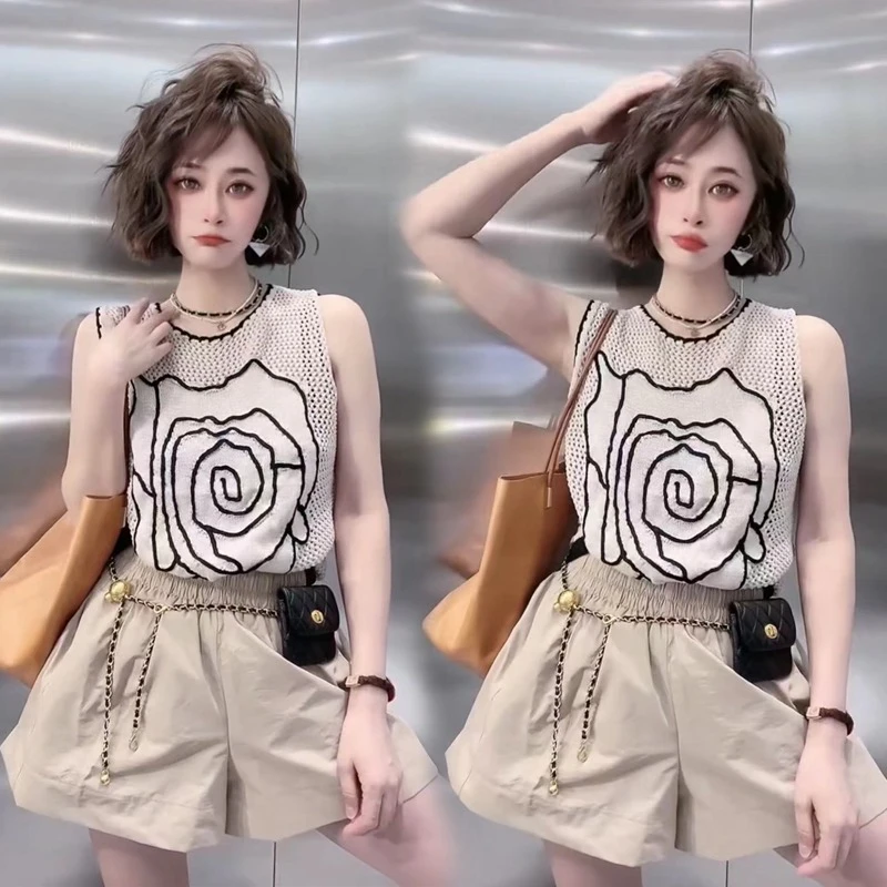 

2025 Summer New Korean Style Fashion Set Women's Sleeveless Flower Hollow Out Tank Top Casual Shorts Two Piece Set