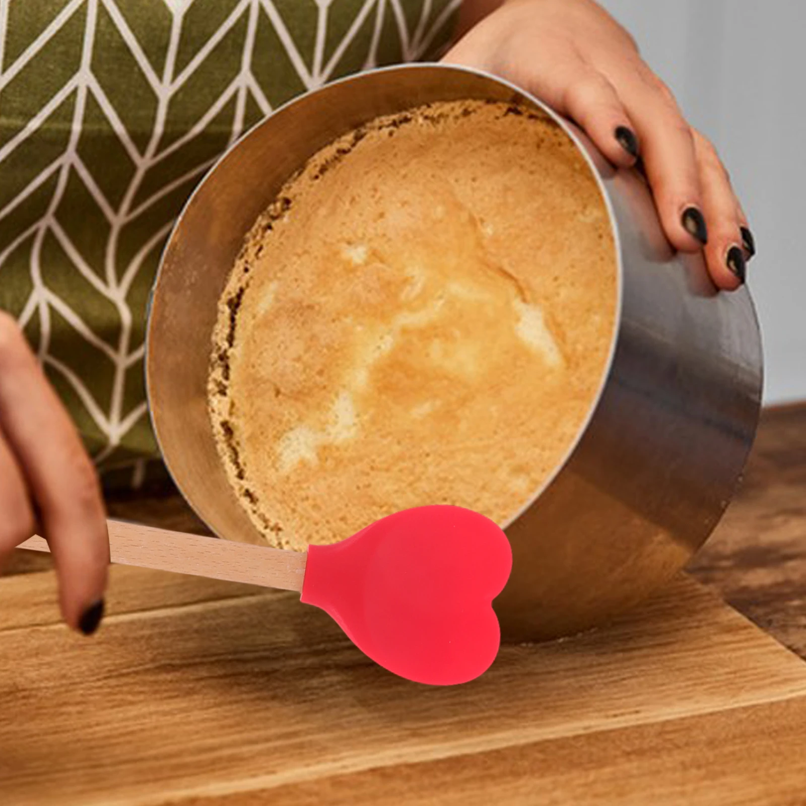 

5 шт. силиконовая лопаточка в форме сердца с деревянной ручкой: антипригарная кухонная ложка для выпечки, перемешивания, смешивания супа, кухонные инструменты