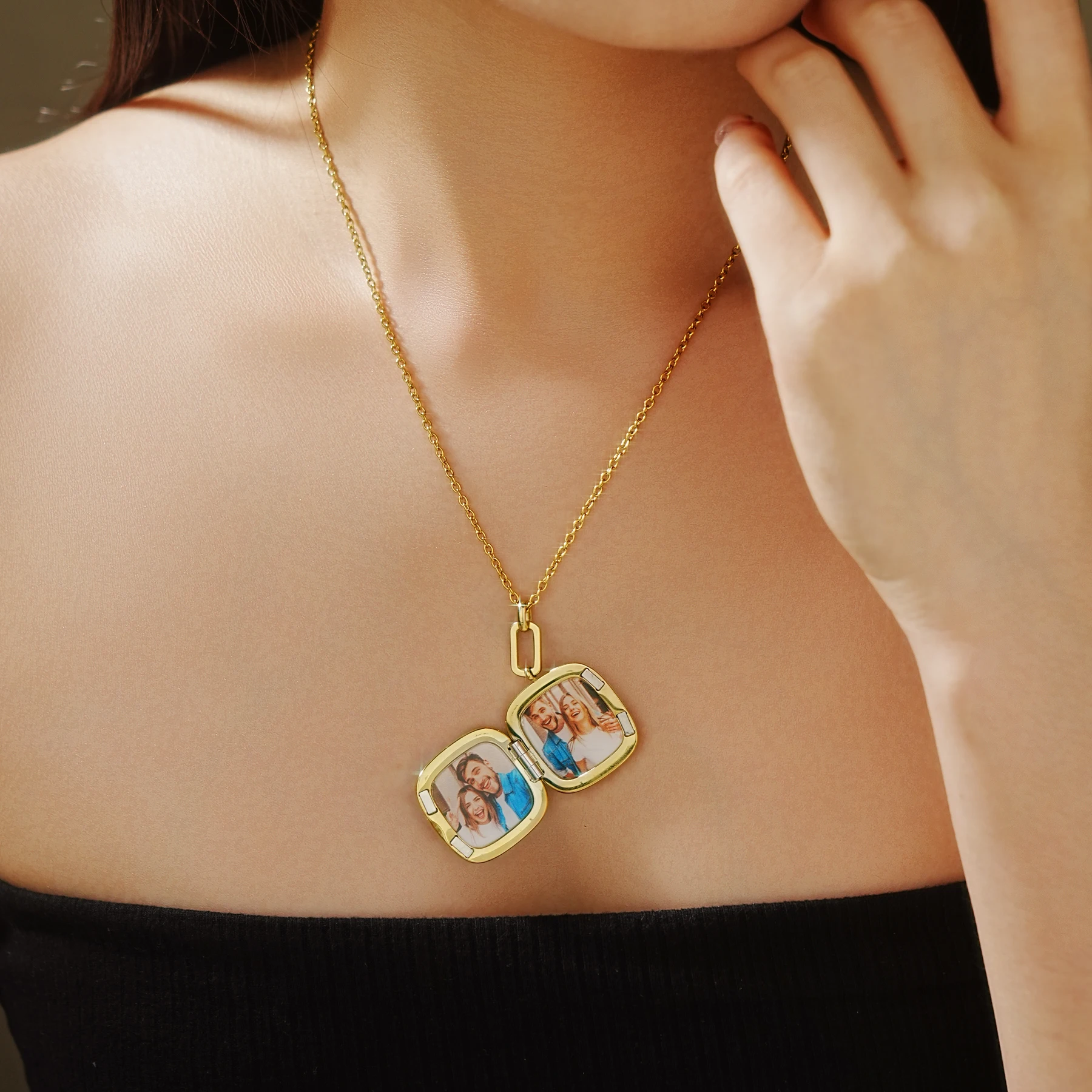 Custom Mother Pearl Photo Locket Necklace Personalized Phrase Photo Box Locket Pendant Choker Family Memorial Gift For Her Mom view 5
