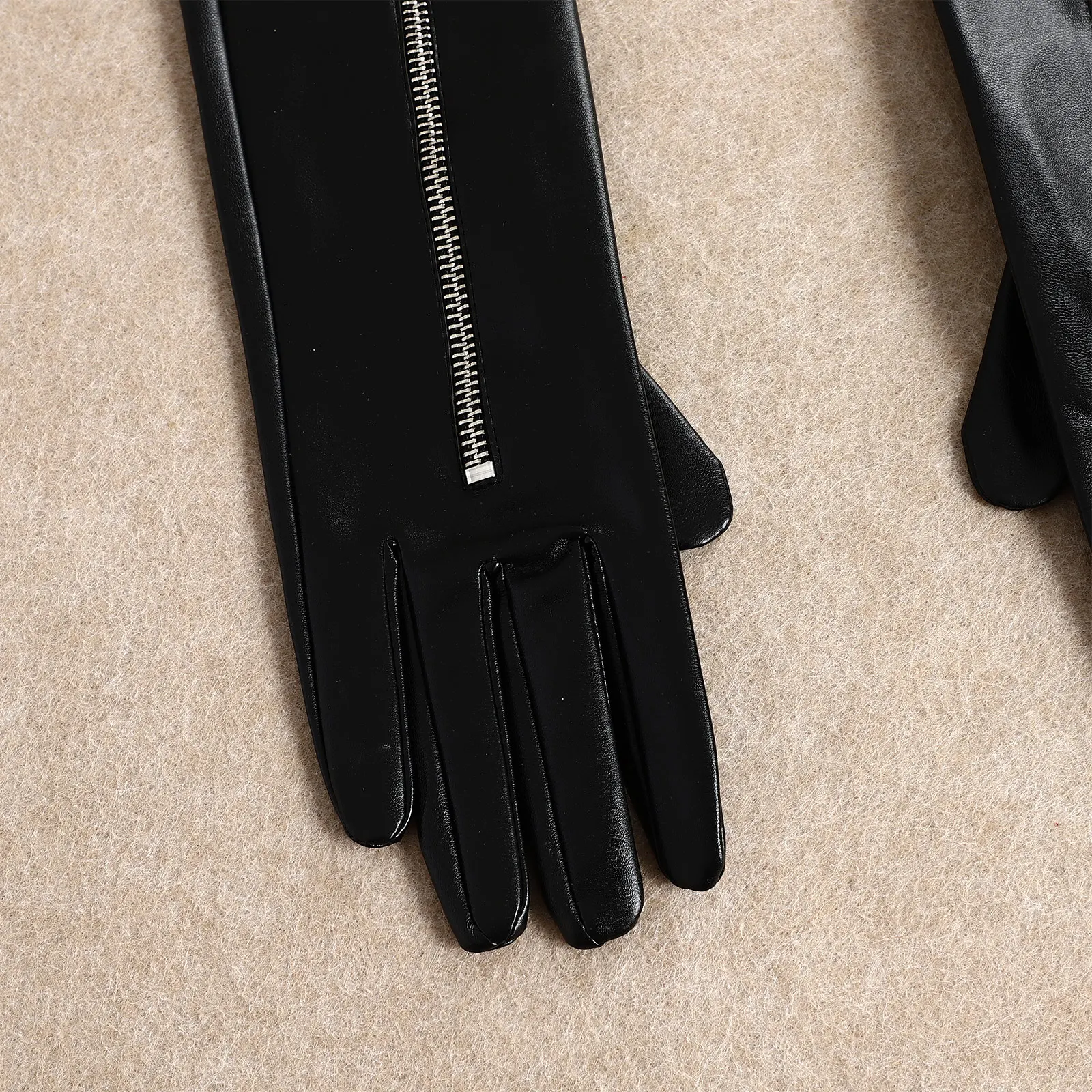 1Pair Women Extended Faux Leather Full Fingers Gloves Zipper Tassels Design Gloves Accessories for Cosplay Costume Nightclub