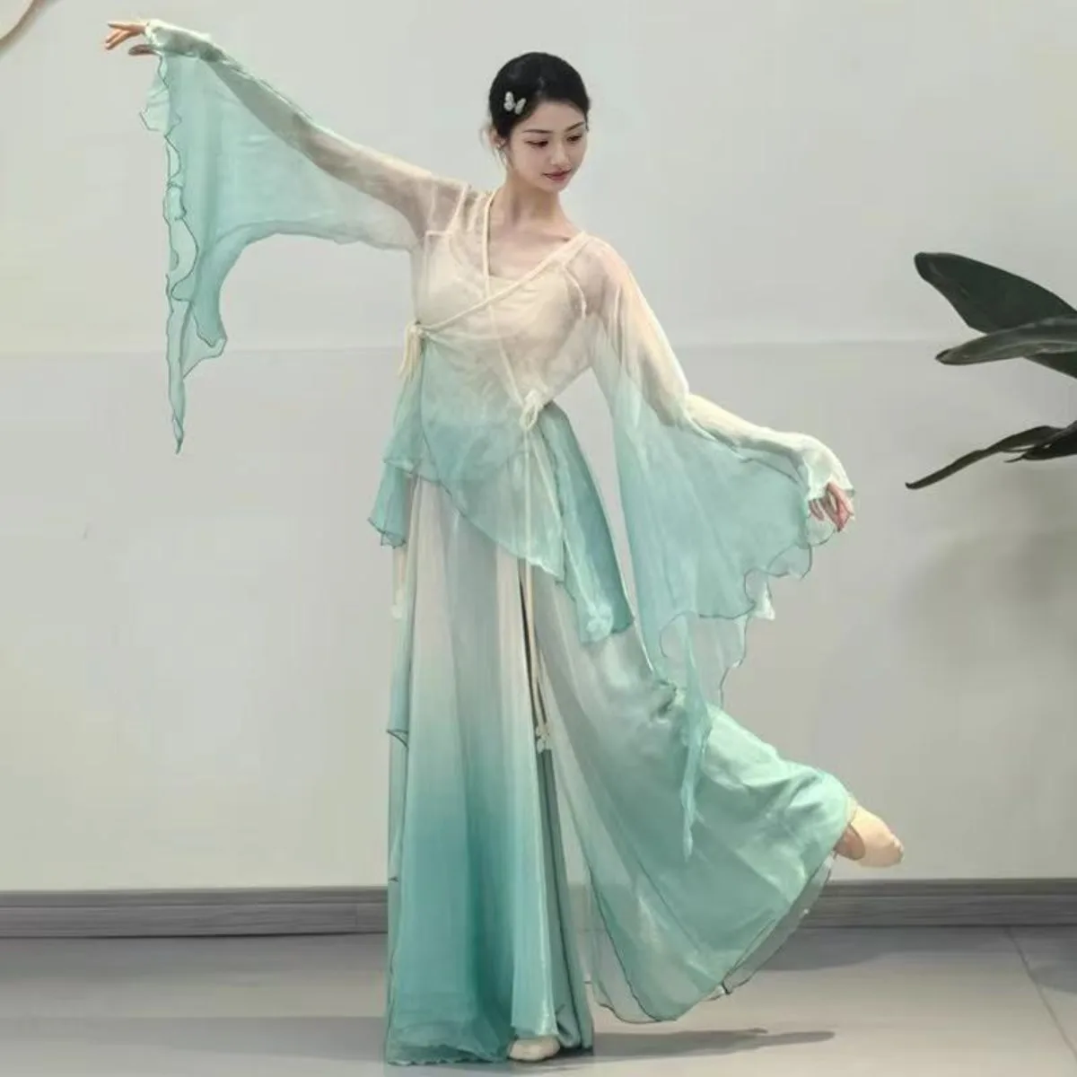 

Новый танцевальный комплект в этническом стиле: струящийся сетчатый топ с рукавами-колокол, для классических тренировок и выступлений, китайский танцевальный костюм