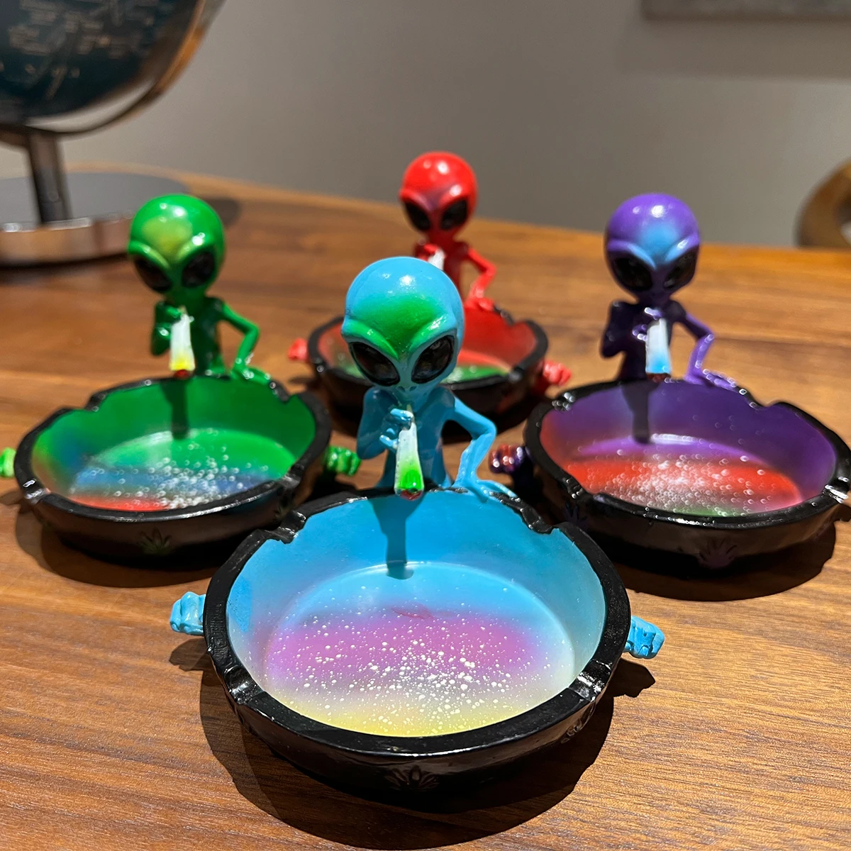 Exquisite Alien Creative Ashtray, Resin Ashtray,Portable Resin, Starry Sky, 1 Pc