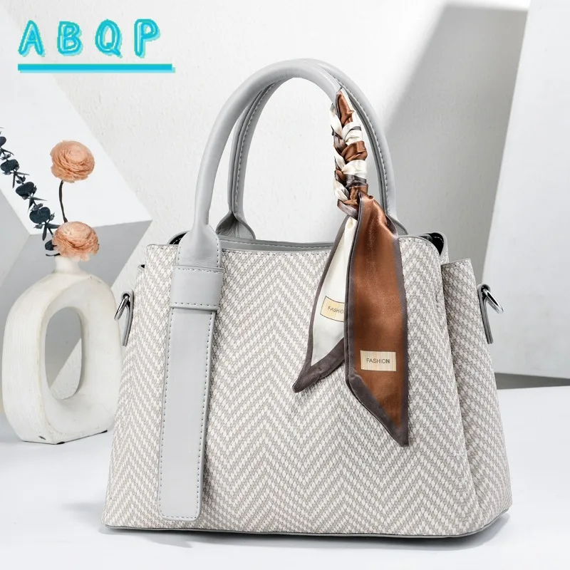 

New Women's Handbag Luxury Brand Fashion Women's Shoulder Messenger Bag Large Capacity Casual Women's Bag High Quality