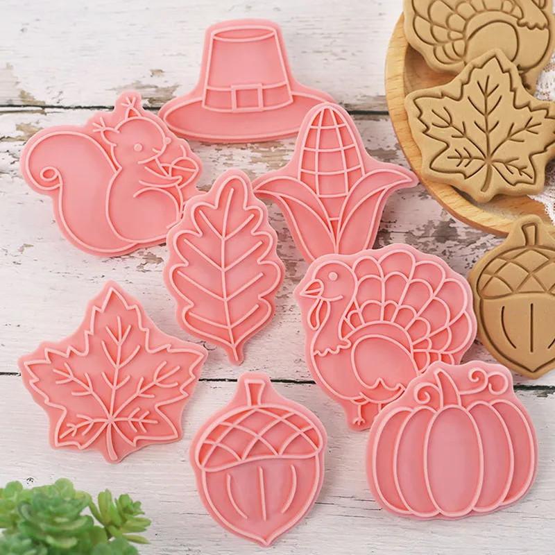 8Pcs/Set Thanksgiving Biscuit Mold Squirrel Corn Turkey Pinecone Shape Cookie Cutter Stamp Fondant Cake Decoration Tools