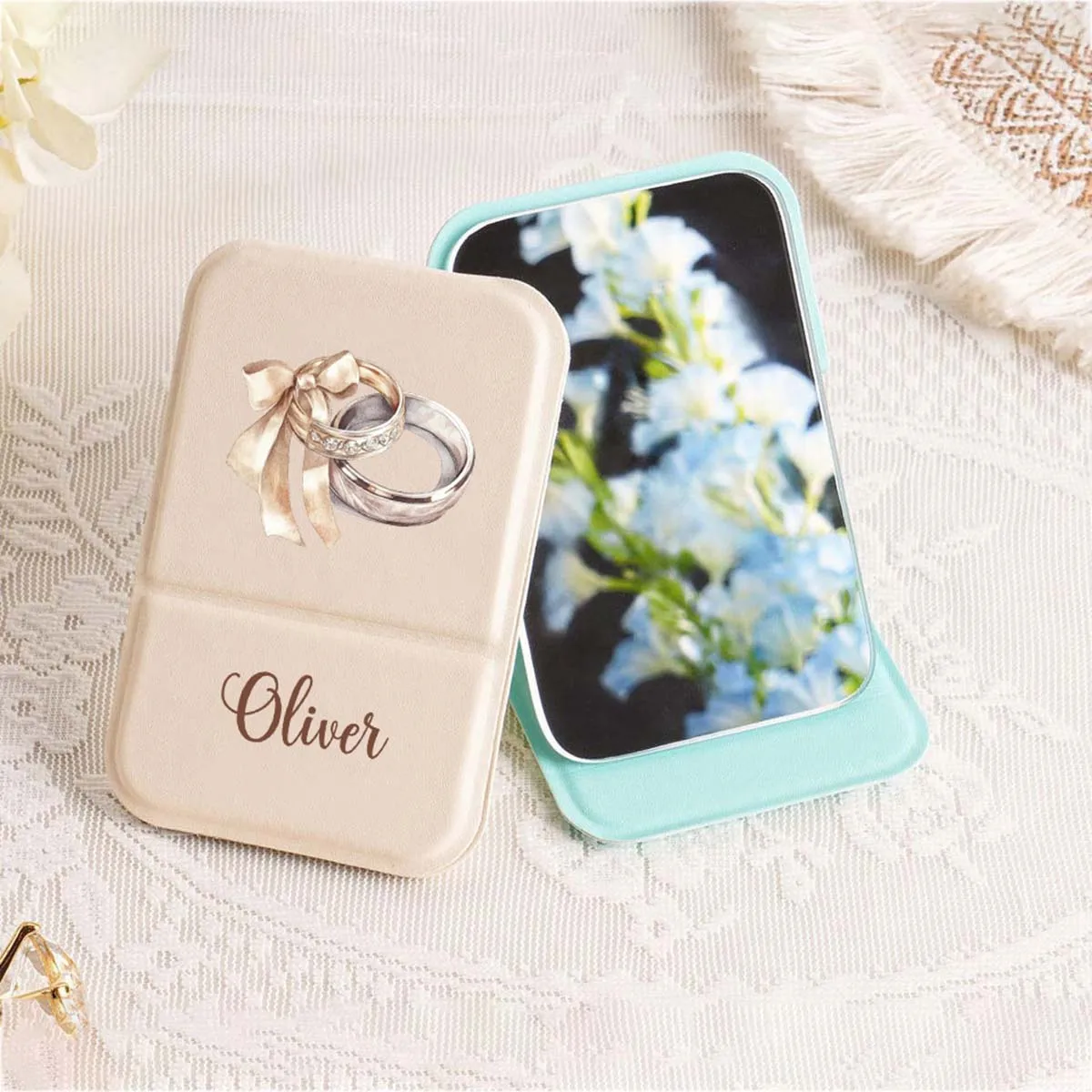 1 piece custom PU leather vanity mirror Compact, lightweight, and easy to carry Folding Mirror for Girls and Girls Send your gi