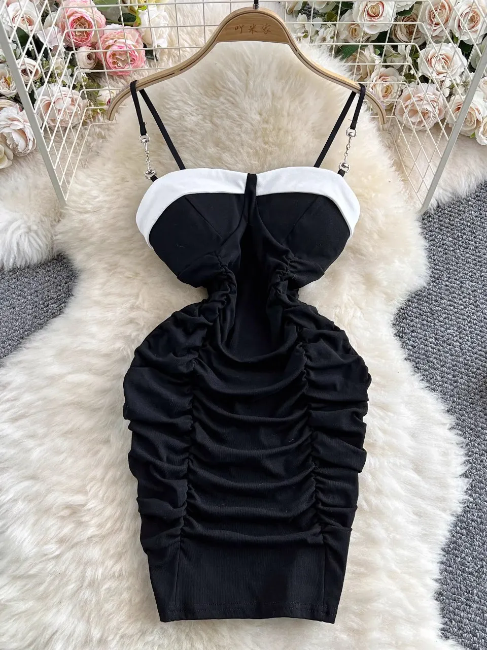 Foamlina 2025 New Fashion Bow Strap Slash Spalla Abito attillato da donna Sexy floccaggio in pizzo corto Nero Bianco Patchwork Abiti