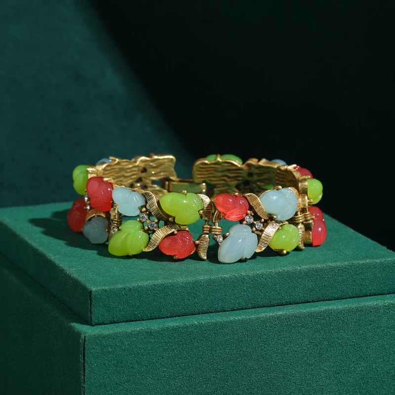 

Vintage Retro Charm Bracelet Leaves Shape Pink Green And Blue Glazed Designer Jewelry Luxury Female Appointment Art Decos Trends