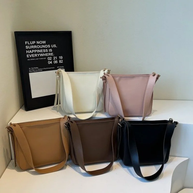 

2025 New High-end Luxury Brand Ladies Leather Tote Bag Famous Designer Simple Trendy Paris​