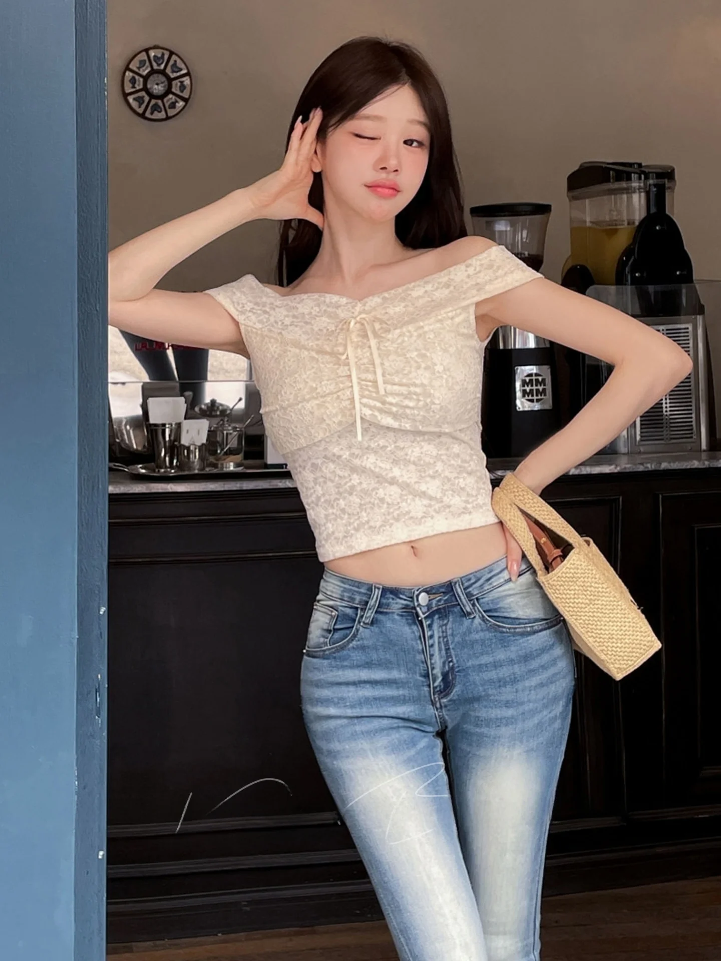High Waist Slim Fit Denim Jeans Retro Washed Hip Enhancing Pocket Design Micro Flared Long Trousers Korean Style Hot Girl Jeans