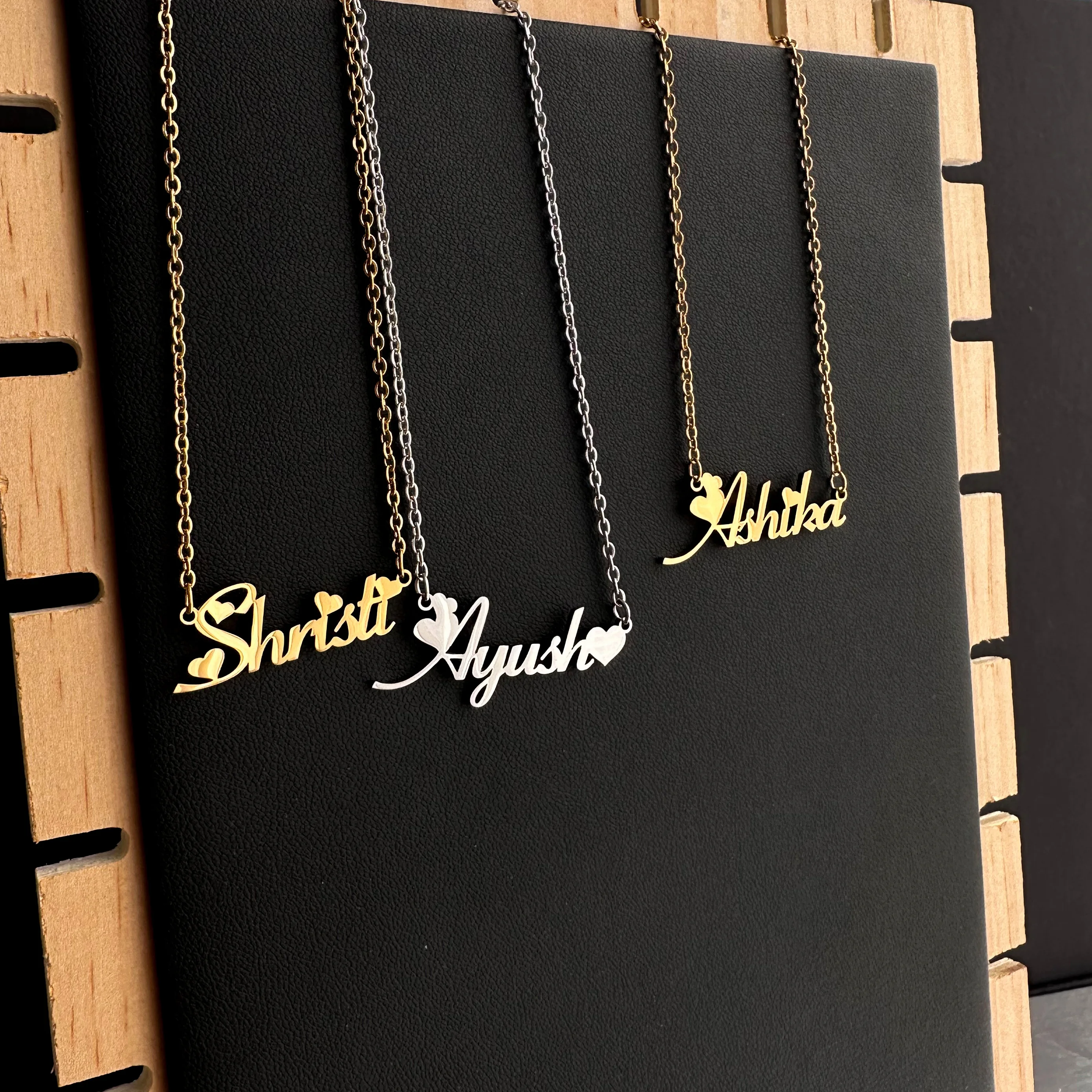 

Персонализированное ожерелье с подвеской в форме сердца для женщин, минималистичный английский текст, свадебные украшения, подарок для друга