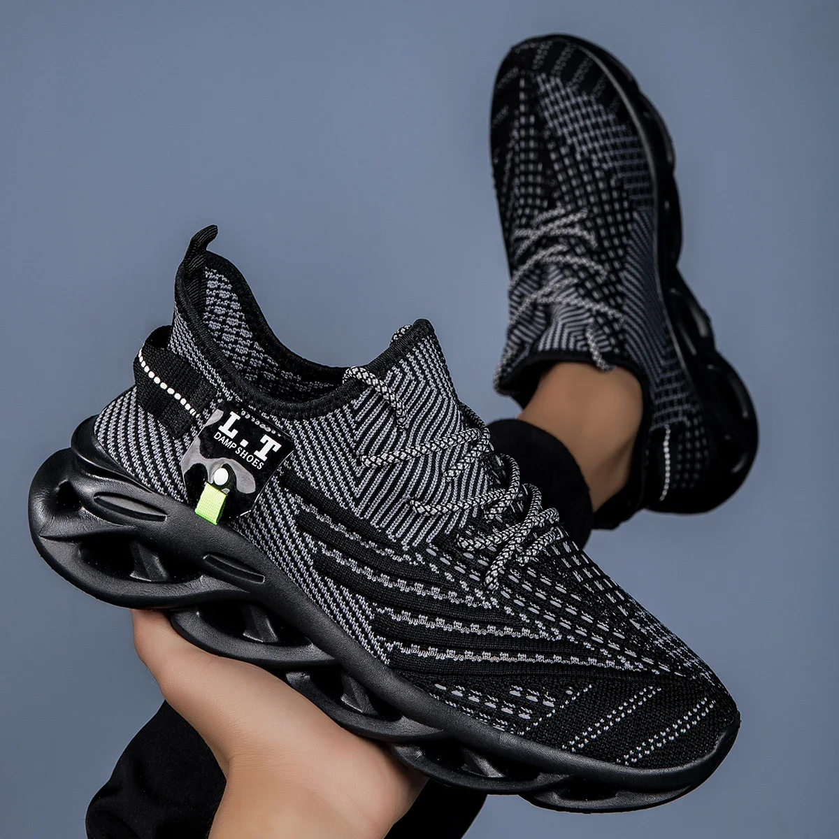 New Men Casual Sport Shoes Breathable Lightweight Sneakers Outdoor Mesh Black Running Shoes Athletic Jogging Tenis Walking Shoes