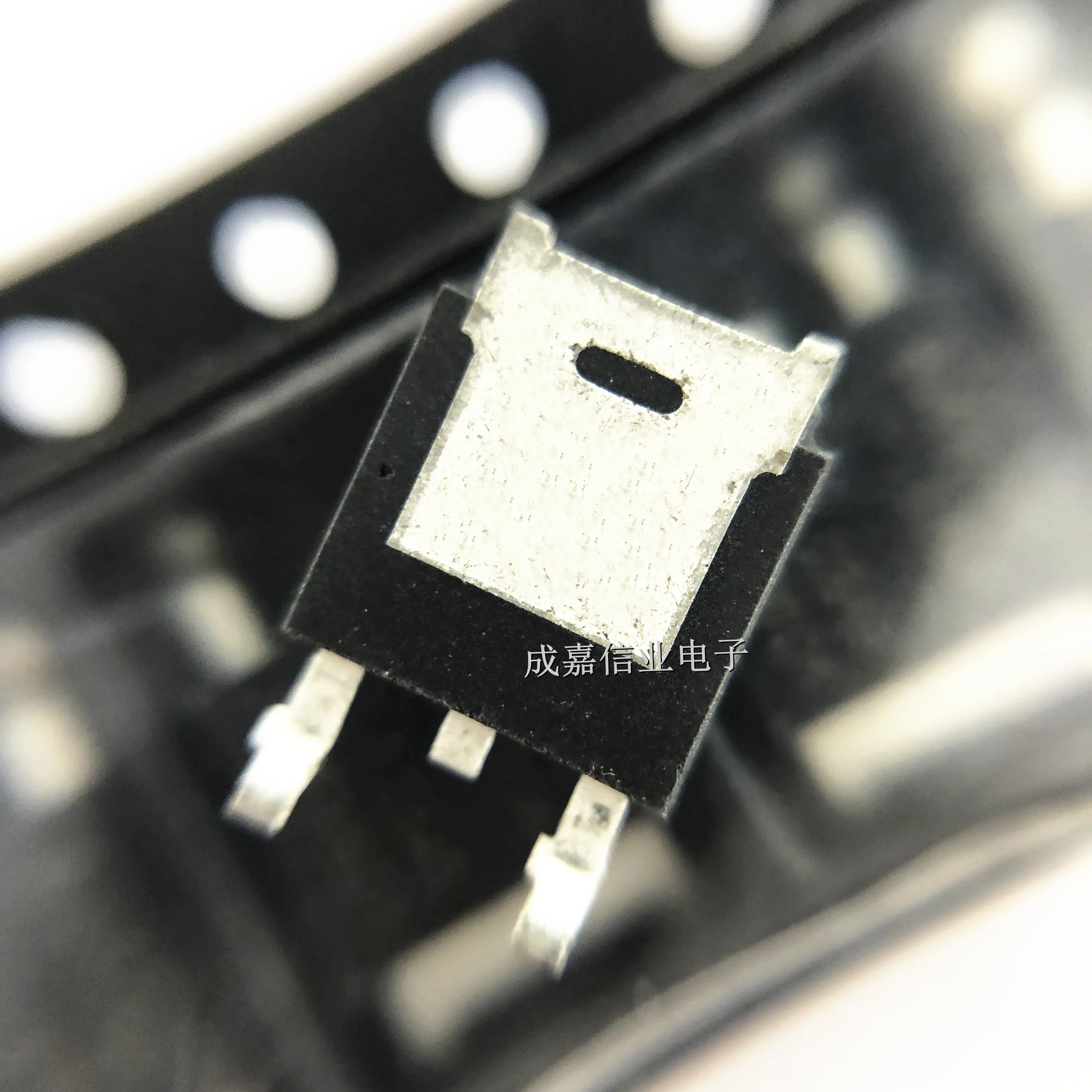 10pcs/Lot BUK9240-100A,118 TO-252-2 MARKING;BUK9240 100A MOSFET N-CHANNEL 100V 33A