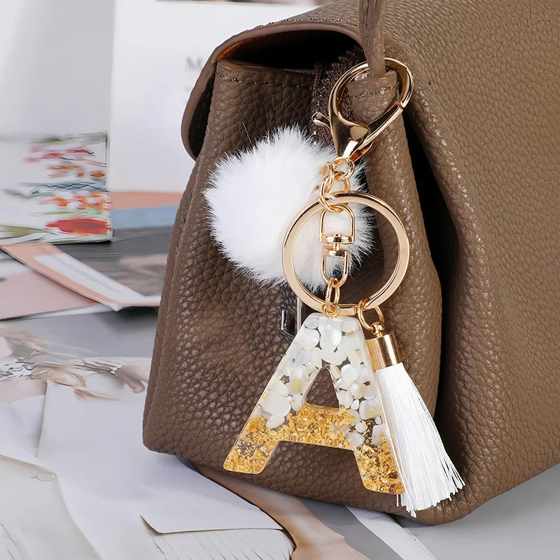 Llavero Creativo de Resina con Iniciales, Bola de Pelo Sintético con Flecos Blancos, Colgante de Letra A-Z para Mujer, Decoración de Bolso, Anillo para Llaves de Coche, Joyería, Regalo