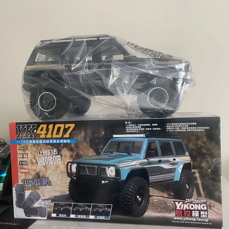 Voiture d'escalade télécommandée 1:10 YK4107, verrouillage différentiel 4WD, fonction de rotation du réservoir, lumières entièrement télécommandées, modèle de Simulation