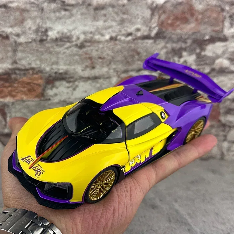 1:24 S9 sports car High Simulation Diecast Metal Alloy Model car With Spray Sound Light Pull Back Collection Kids Toy Gift