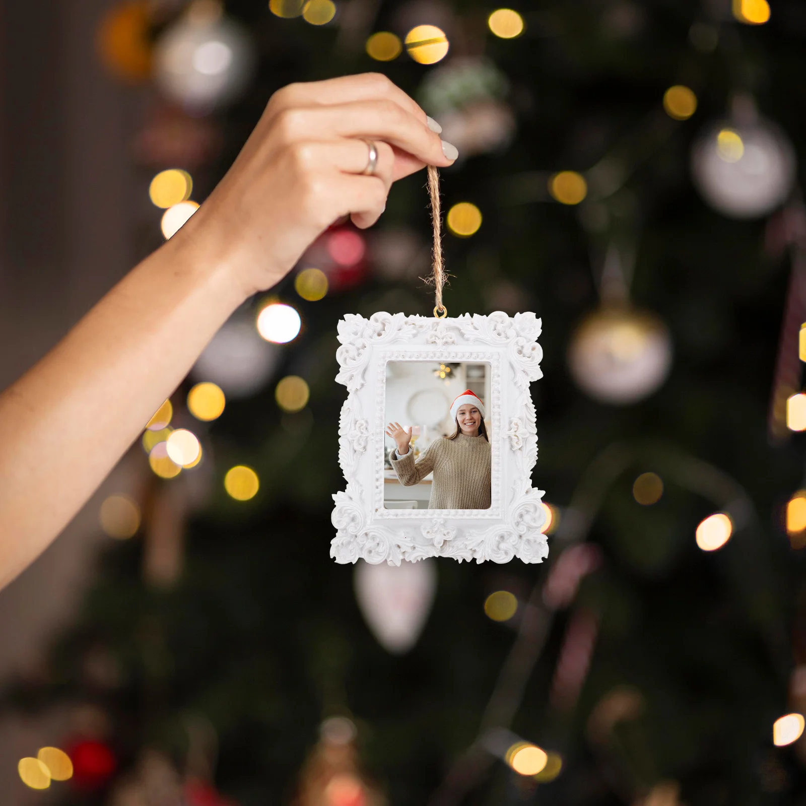 

Christmas Tree Photo Frame Retro Embossed Hanging Picture Frames Ornament for Xmas Holiday Halloween Party Decoration