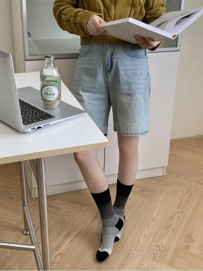 Stylish Japanese Designer Hosiery, Unisex Cotton Mid-Length Women Socks For Daily Casual Matching Dual-Stitch Ombre Tie-Dye