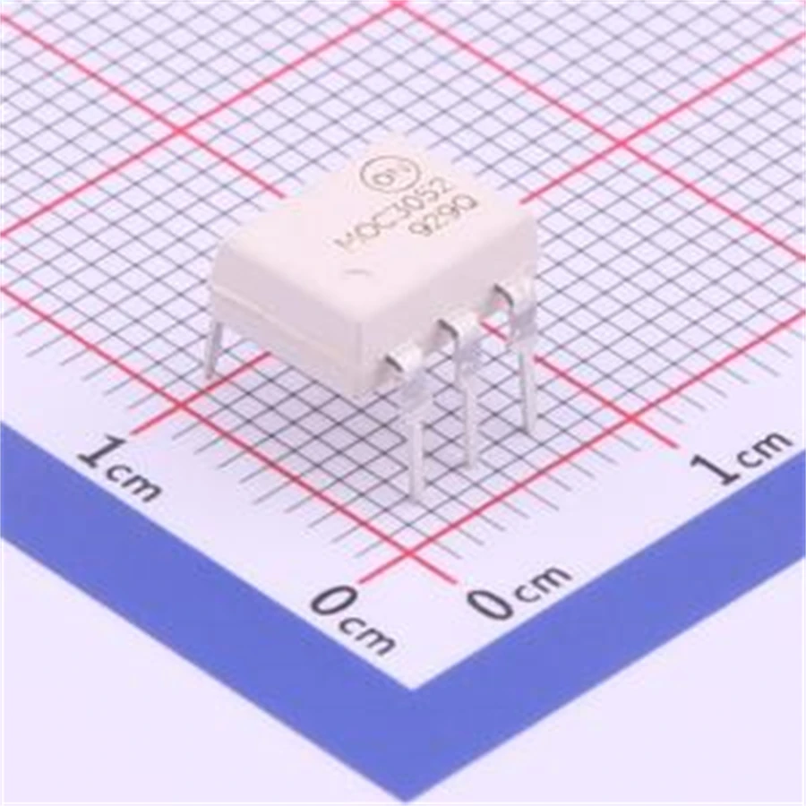 20PCS/LOT MOC3052M (Optoisolators)