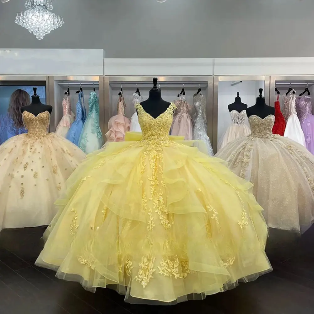 

Yellow Lace Ball Gowns Quinceanera Dresses V Neck Applique Sweet Ruffles Tier Princess Customized Junior Birthday Party Dress