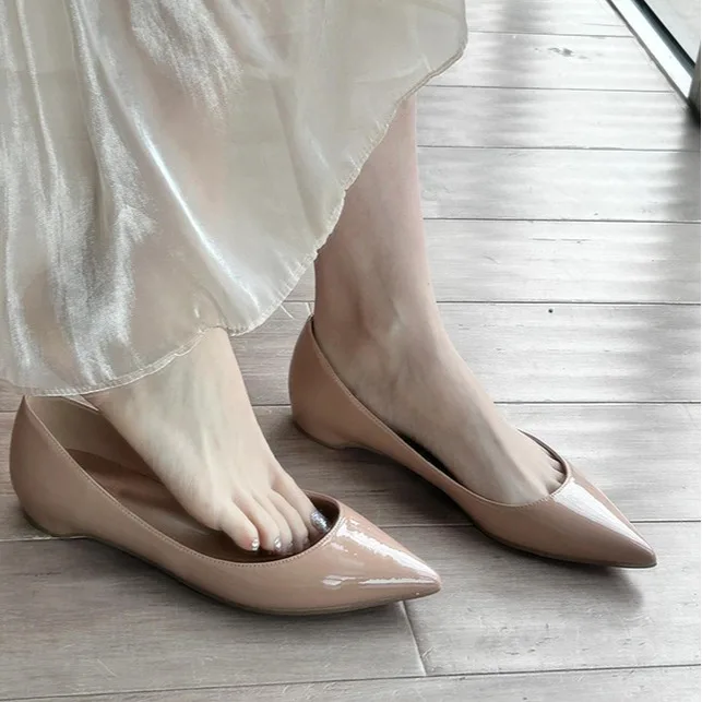 

Advanced sense light mouth banquet red bottom nude pointed flat shoes single shoes