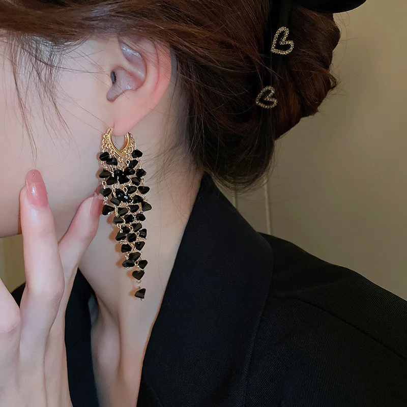 Personality dark wind artificial crystal long fringe earring buckle small fashion temperament senior earrings